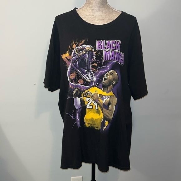 Kobe Bryant Black Mamba size 2XL T-Shirt - Picture 1 of 6